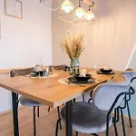 Apartment Stadtjuwel I 2 King-size-betten I Balkon I Ruhige Lage I 6 Min Zum Gunzenhausen