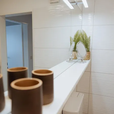 Stadtjuwel I 2 King-size-betten I Balkon I Ruhige Lage I 6 Min Zum