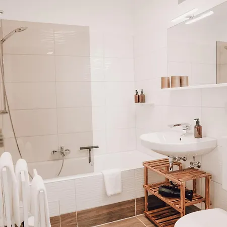 Apartment Stadtjuwel I Balkon I 6 Min Zum Gunzenhausen